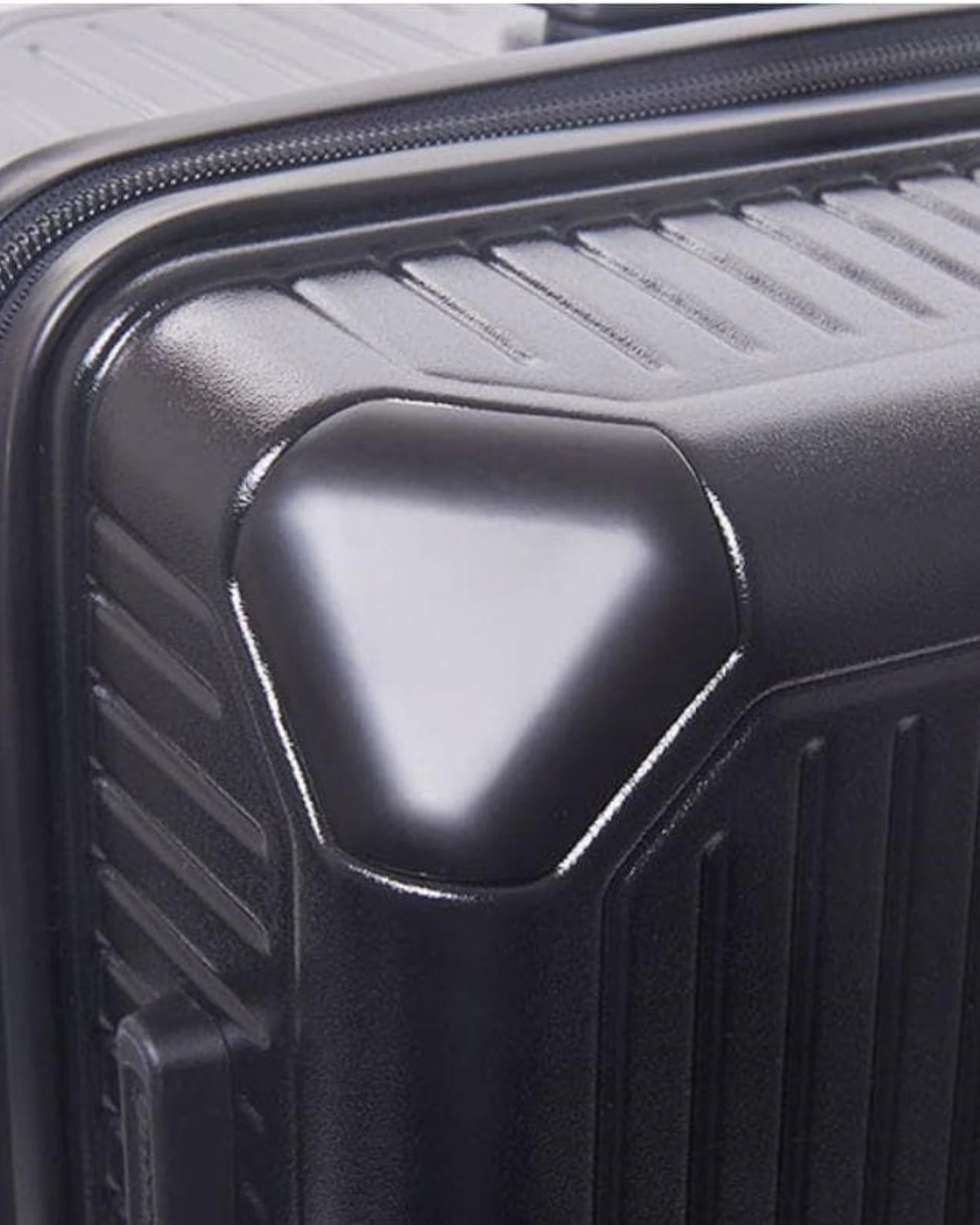 چمدان اکولاک مدل شوگان سایز متوسط - تصویر 15